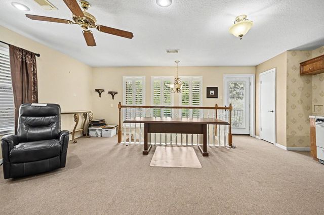315 Oakview Circle, El Lago, TX 77586