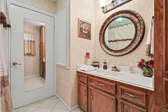 315 Oakview Circle, El Lago, TX 77586