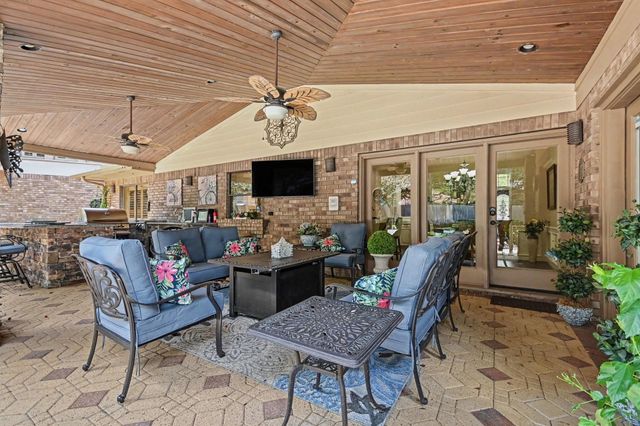 315 Oakview Circle, El Lago, TX 77586