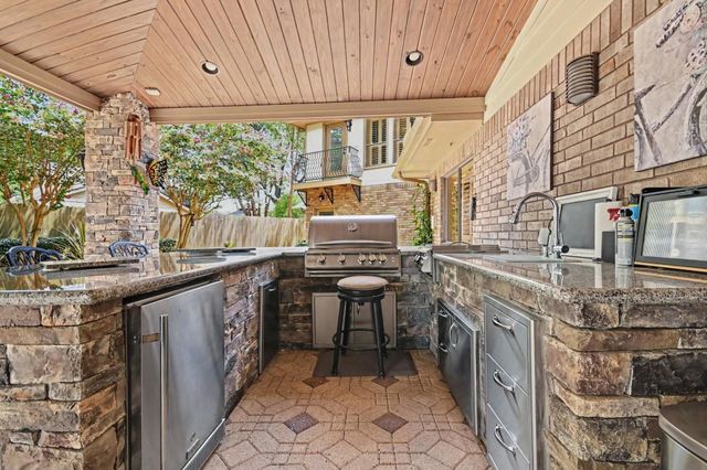315 Oakview Circle, El Lago, TX 77586