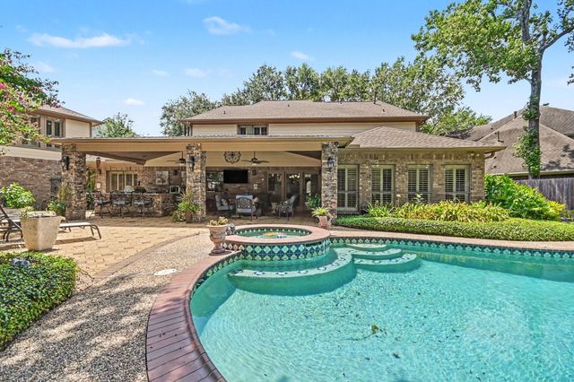 315 Oakview Circle, El Lago, TX 77586