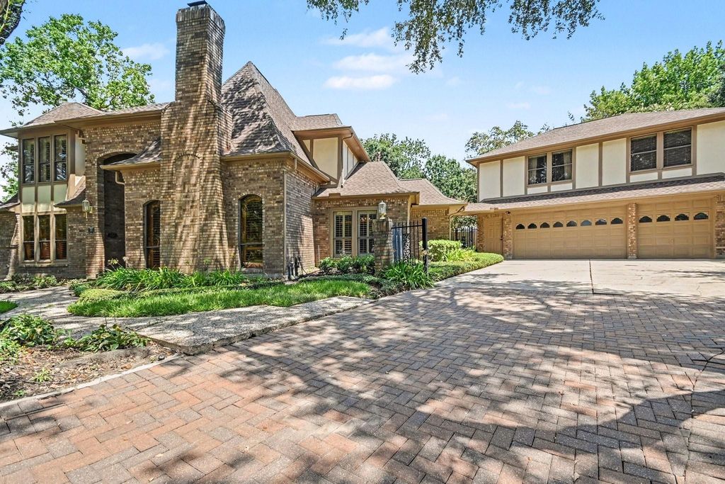 315 Oakview Circle, El Lago, TX 77586