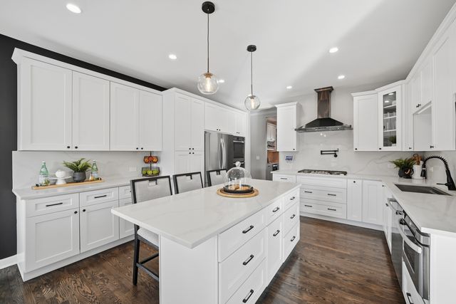 13202 LAKEPOINT Drive, Plainfield, IL 60585