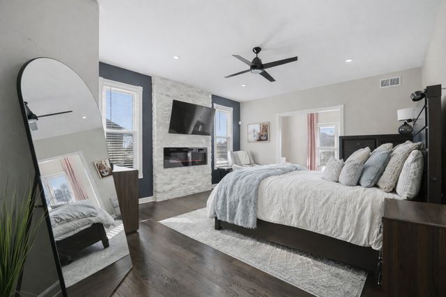 13202 LAKEPOINT Drive, Plainfield, IL 60585