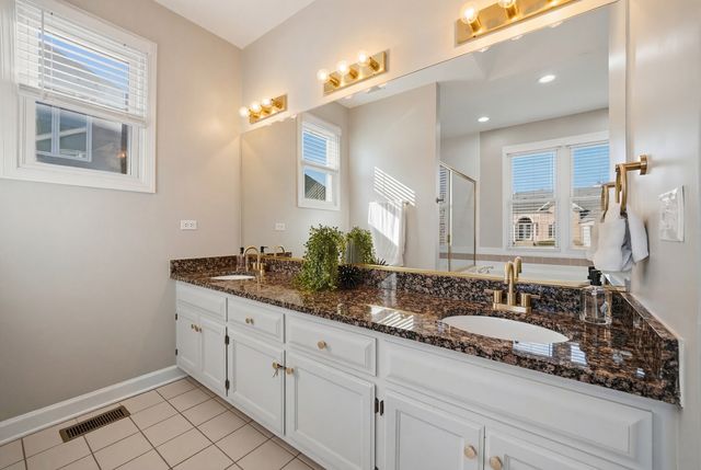 13202 LAKEPOINT Drive, Plainfield, IL 60585