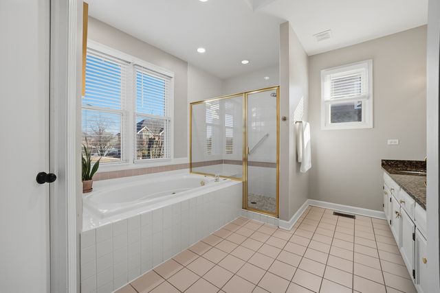 13202 LAKEPOINT Drive, Plainfield, IL 60585