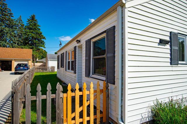 620 Melvin AVENUE, Racine, WI 53402
