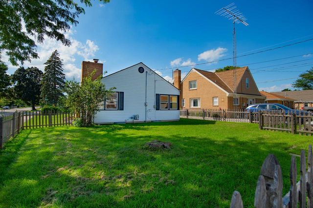 620 Melvin AVENUE, Racine, WI 53402