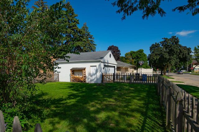 620 Melvin AVENUE, Racine, WI 53402