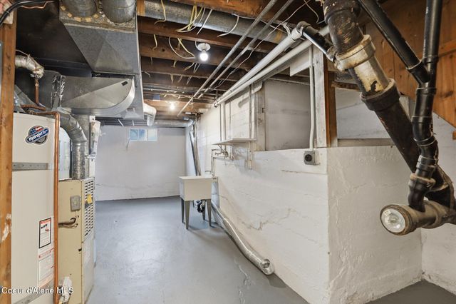 3308 W NORTHWEST BLVD, Spokane, WA 99205