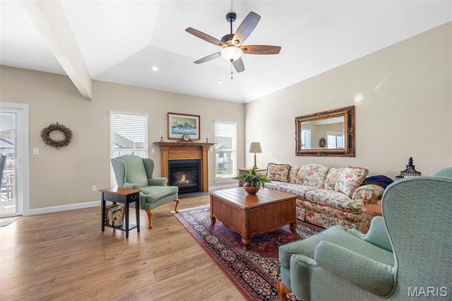 212 Colonial Crossing, Wentzville, MO 63385