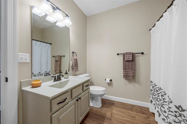 212 Colonial Crossing, Wentzville, MO 63385