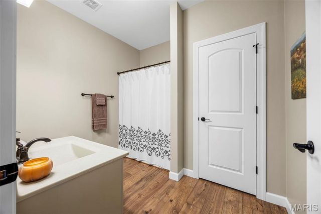 212 Colonial Crossing, Wentzville, MO 63385