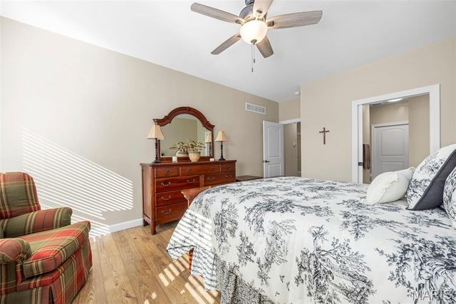 212 Colonial Crossing, Wentzville, MO 63385