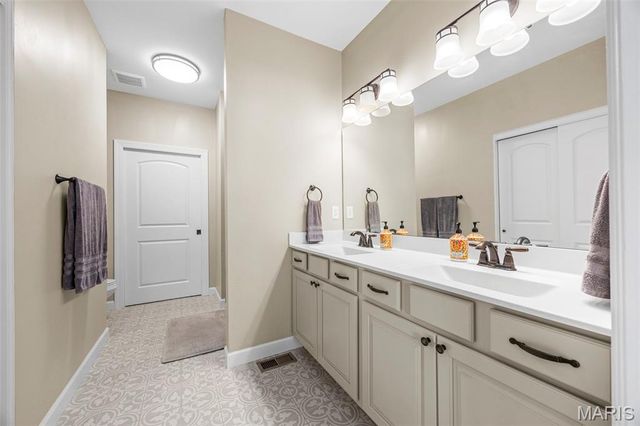 212 Colonial Crossing, Wentzville, MO 63385