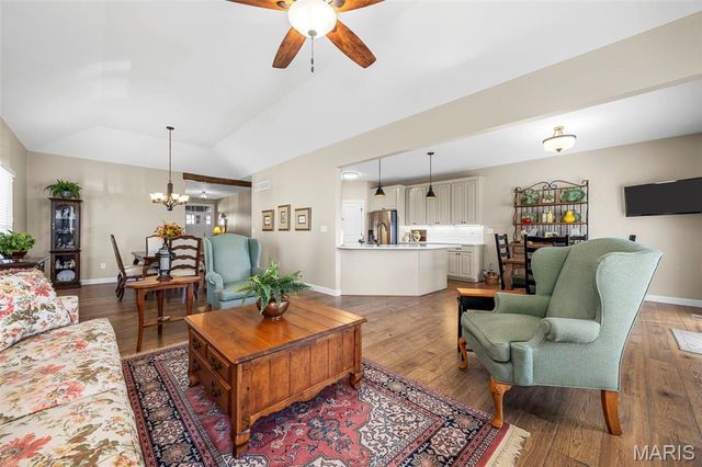 212 Colonial Crossing, Wentzville, MO 63385