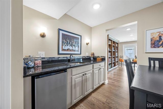 212 Colonial Crossing, Wentzville, MO 63385