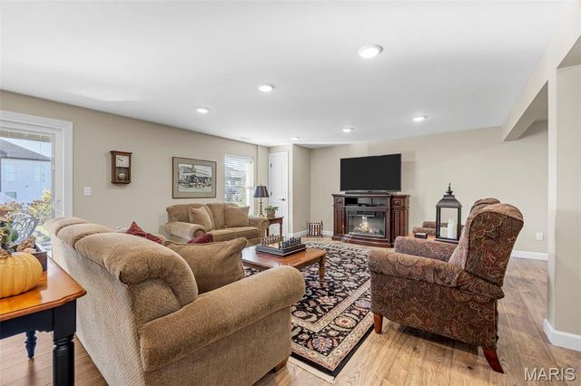 212 Colonial Crossing, Wentzville, MO 63385