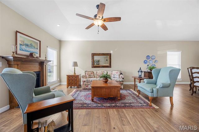 212 Colonial Crossing, Wentzville, MO 63385