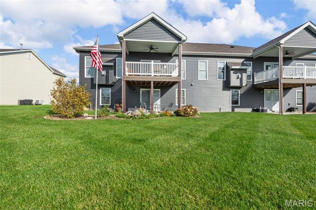 212 Colonial Crossing, Wentzville, MO 63385