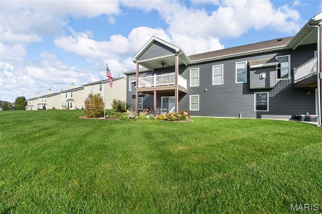 212 Colonial Crossing, Wentzville, MO 63385