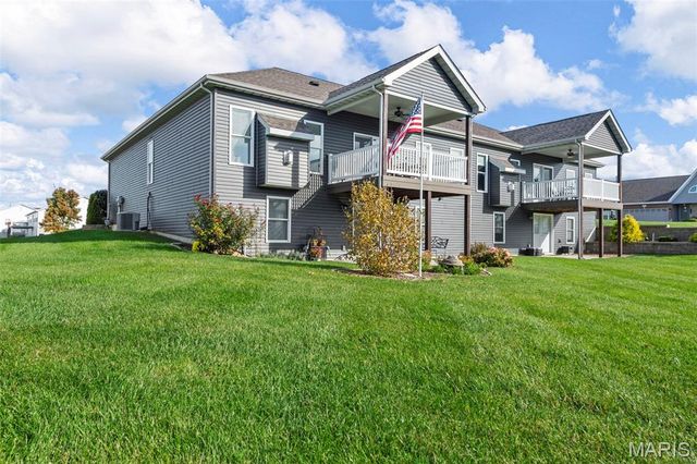 212 Colonial Crossing, Wentzville, MO 63385