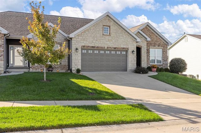 212 Colonial Crossing, Wentzville, MO 63385