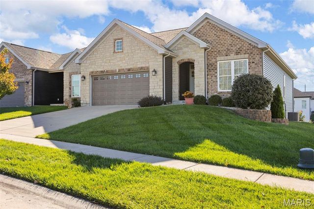 212 Colonial Crossing, Wentzville, MO 63385