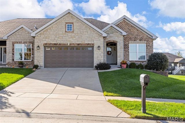 212 Colonial Crossing, Wentzville, MO 63385