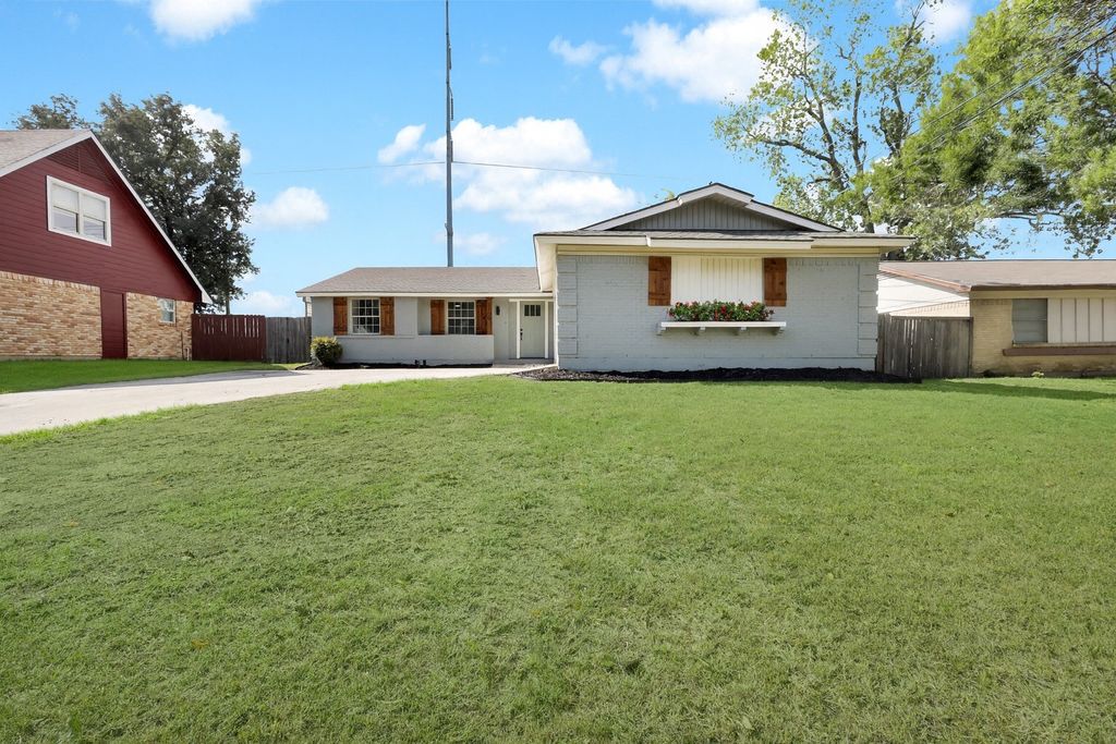 3109 Ridgedale Street, Irving, TX 75062