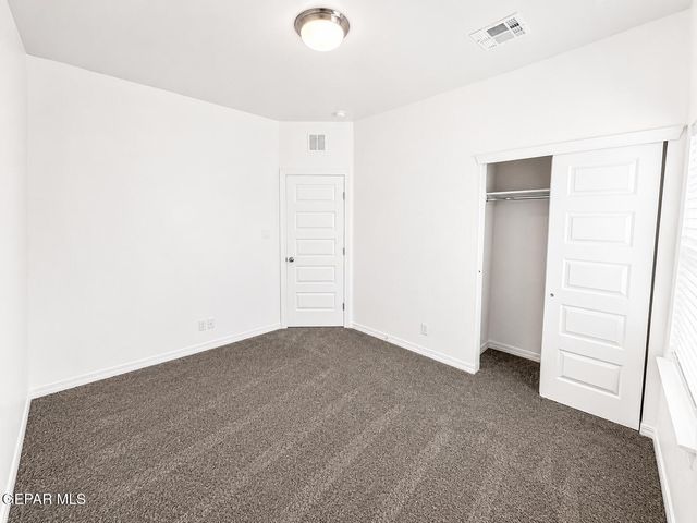 922 Andrew Arroyos Drive, Socorro, TX 79927