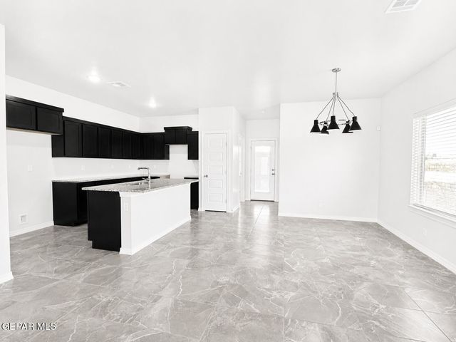 922 Andrew Arroyos Drive, Socorro, TX 79927