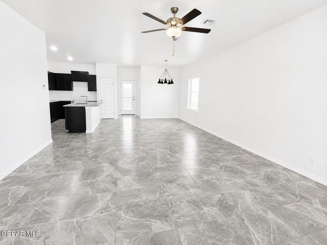 922 Andrew Arroyos Drive, Socorro, TX 79927