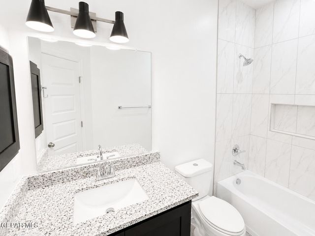 922 Andrew Arroyos Drive, Socorro, TX 79927