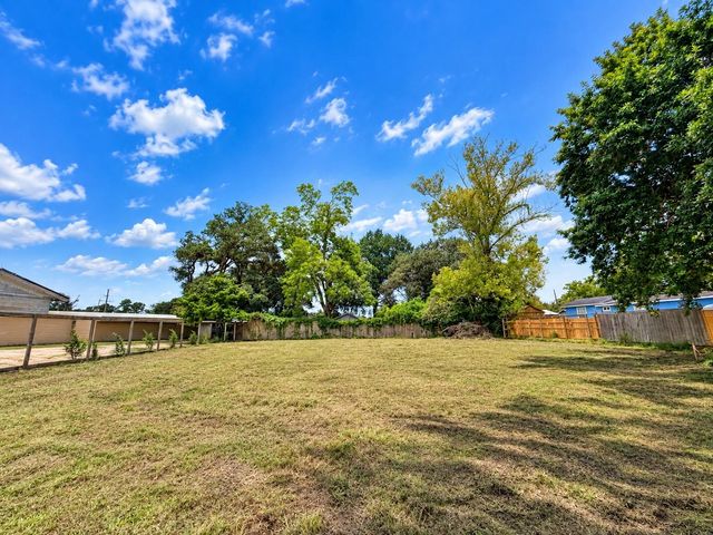 608 Ester Street, Dayton, TX 77535