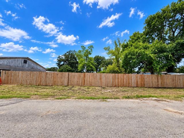 608 Ester Street, Dayton, TX 77535
