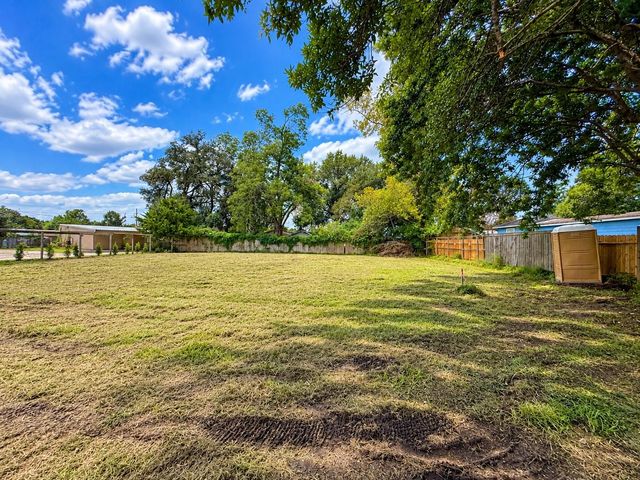 608 Ester Street, Dayton, TX 77535