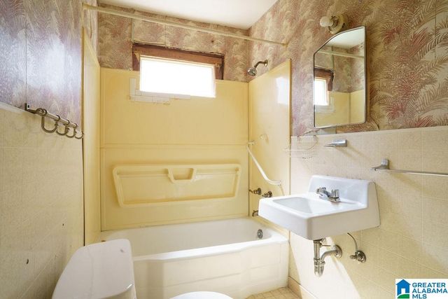 6047 POCAHONTAS ROAD, Bessemer, AL 35022