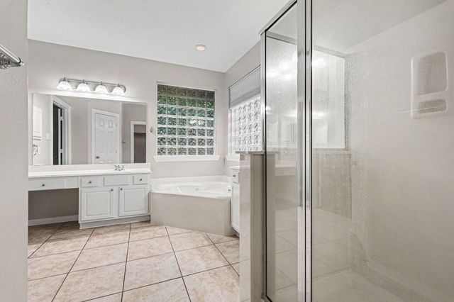 6511 Greencreek Meadows Lane, Spring, TX 77379