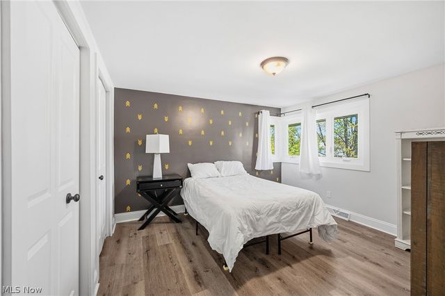 24042 Greenlawn Avenue, Beachwood, OH 44122