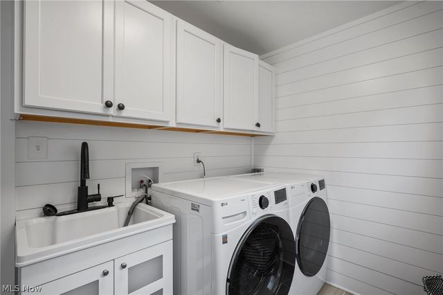 24042 Greenlawn Avenue, Beachwood, OH 44122