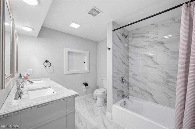 24042 Greenlawn Avenue, Beachwood, OH 44122