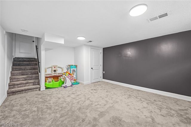 24042 Greenlawn Avenue, Beachwood, OH 44122