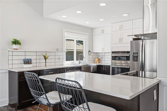24042 Greenlawn Avenue, Beachwood, OH 44122