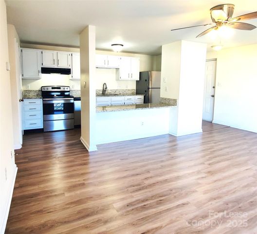 9500 Shannon Green Drive J, Charlotte, NC 28213