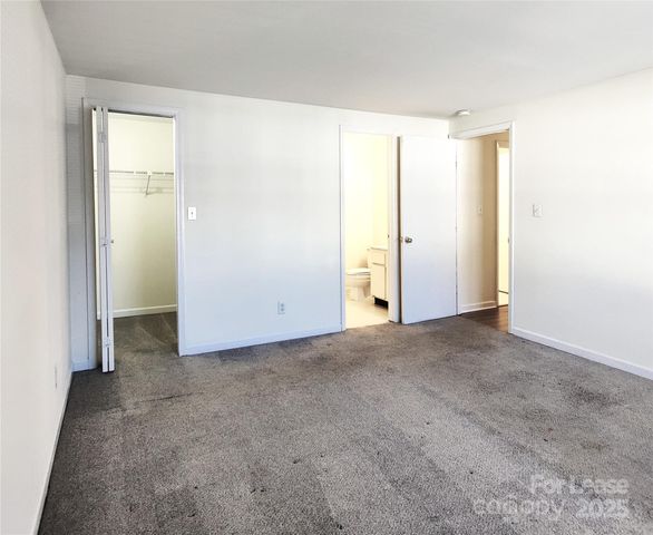 9500 Shannon Green Drive J, Charlotte, NC 28213