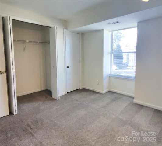 9500 Shannon Green Drive J, Charlotte, NC 28213