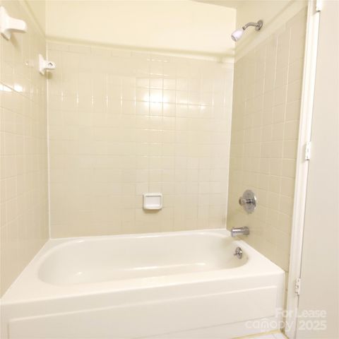 9500 Shannon Green Drive J, Charlotte, NC 28213