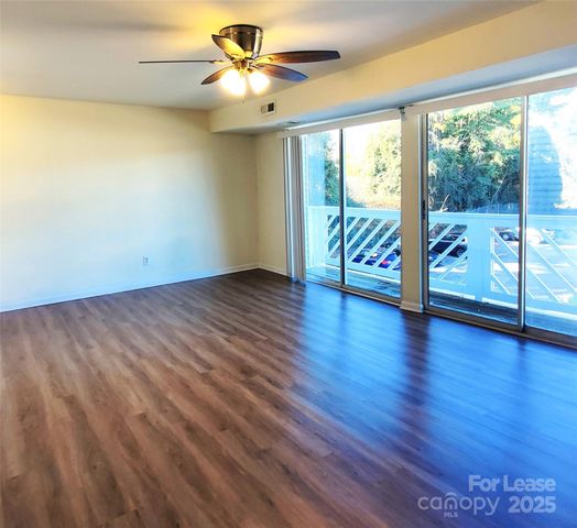 9500 Shannon Green Drive J, Charlotte, NC 28213