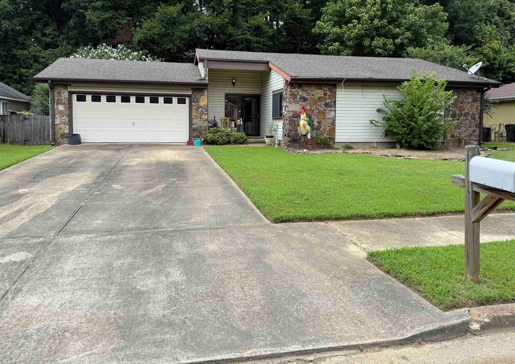 2333 CURBERTSON ST, Bartlett, TN 38134